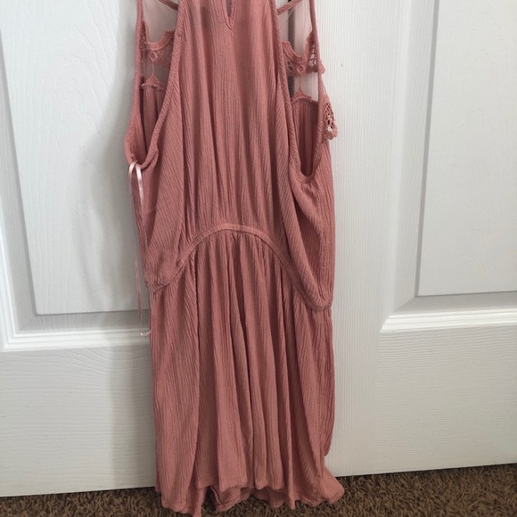 Blush detailed romper - Picture 4 of 5